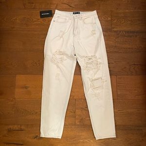 Bleach Wash Distressed Mom Jean-10